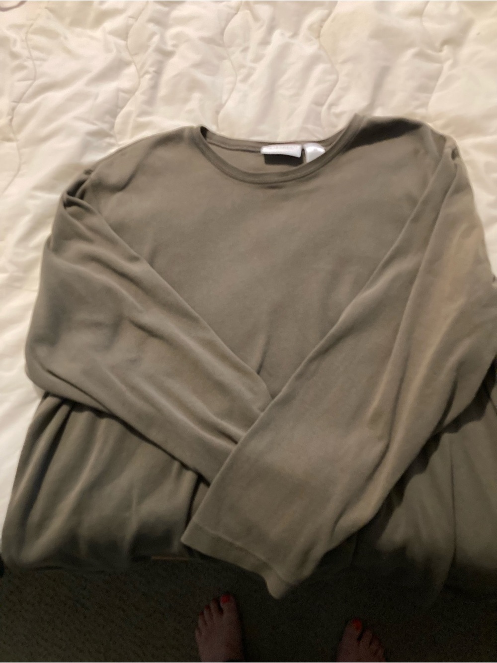 2 Crewneck tops long sleeve- one olive one blk
